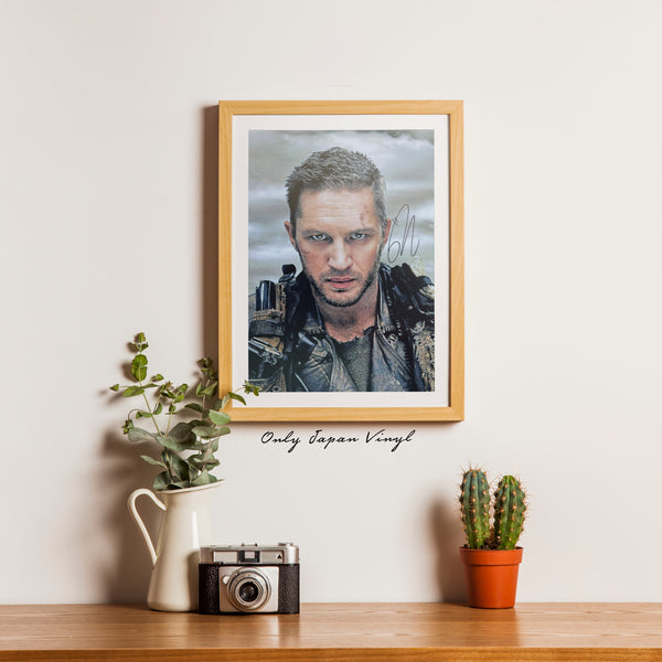 Tom Hardy Mad Max 20x30 cm Boyutunda El İmzalı Fotoğraf (Ömür Boyu COA)